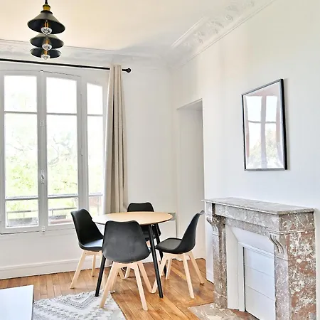 Spacieux Et Paisible Magnifique Vue Apartment Puteaux