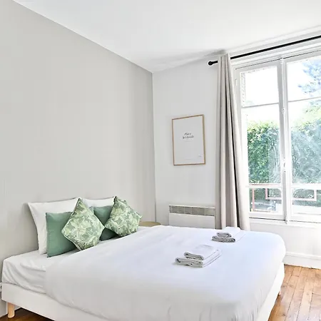 Spacieux Et Paisible Magnifique Vue Apartment Puteaux