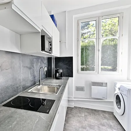 Spacieux Et Paisible Magnifique Vue Apartment Puteaux